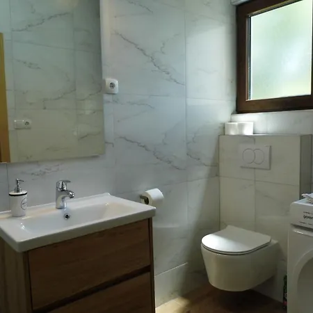 Schoene Und Moderne- Voll Ausgestattete In Ruhiger Lage By Interhome *