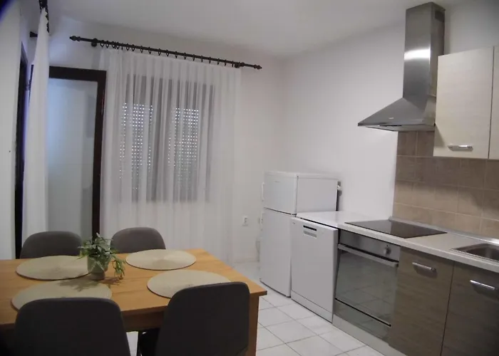 Schoene Und Moderne- Voll Ausgestattete In Ruhiger Lage By Interhome Malinska