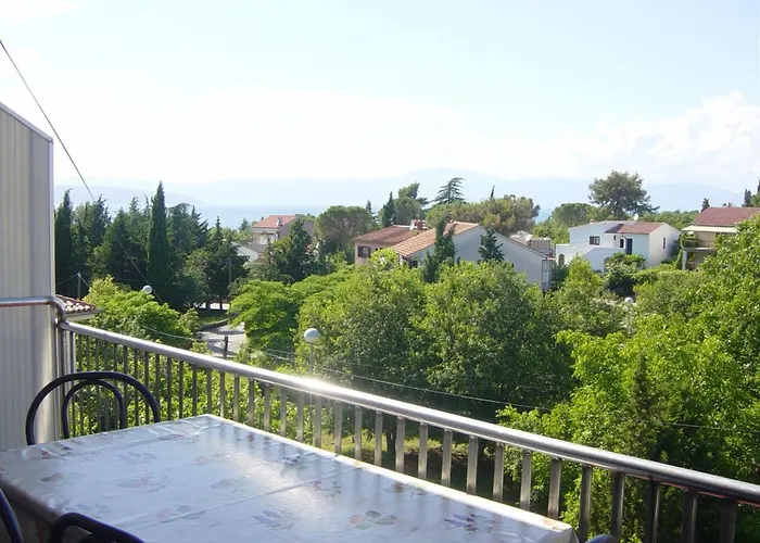 Schoene Und Moderne- Voll Ausgestattete In Ruhiger Lage By Interhome Apartman
