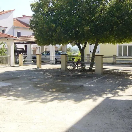 Schoene Und Moderne- Voll Ausgestattete In Ruhiger Lage By Interhome Appartement Malinska