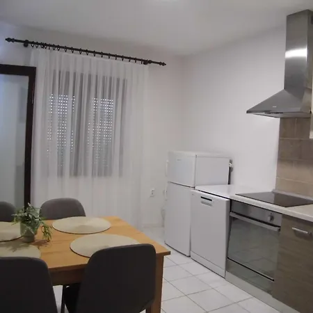 Schoene Und Moderne- Voll Ausgestattete In Ruhiger Lage By Interhome Malinska
